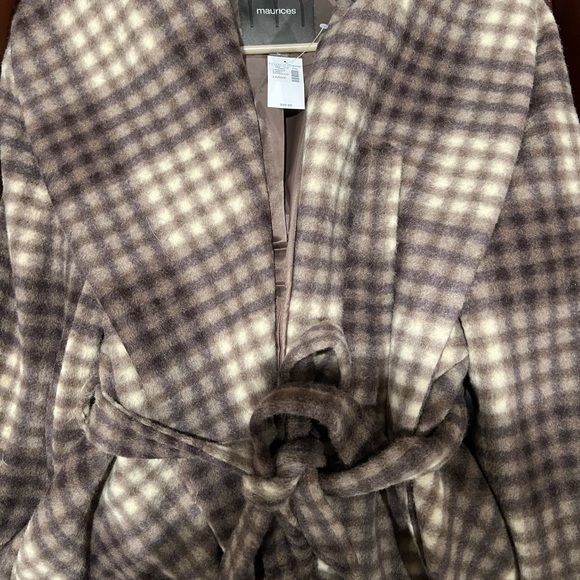 NWT: Maurice’s Large Plaid Wrap Coat - Picture 3 of 9